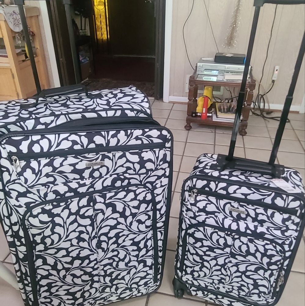 Luggage set